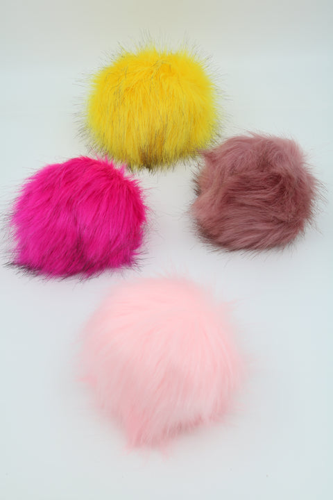 Dúskar úr gerfi feld 12-15 cm. margir litir.