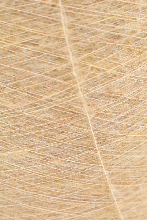 Sonja fylgiþráður 68% Alpakka 30% Polýester 2% Teygja 25 gr. 275 m. Nr. 28