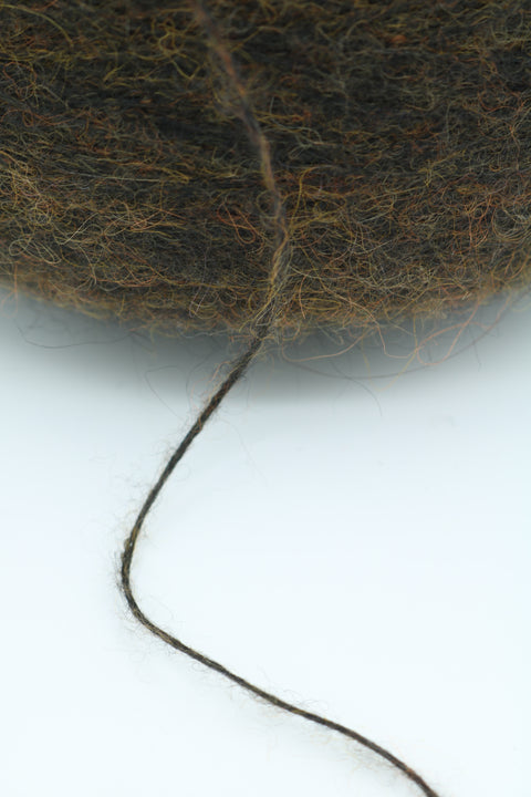 QORI - Blásið Alpakka - eitt og sér eða sem fylgiþráður - Brúnn - 25 gr.