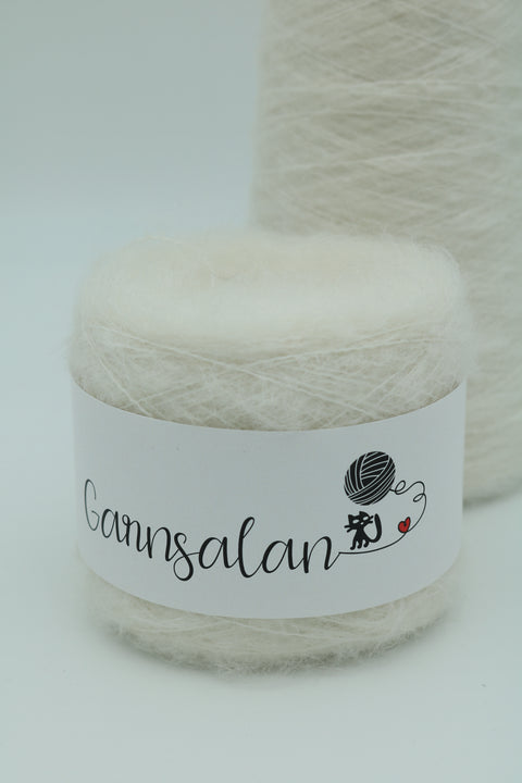 Stanford - Burstað Mohair – 40% Mohair 10% Merino 30% Akryl 18% Polyester og 2% teygja - 50 gr. Hvítt og Veiðigrænn